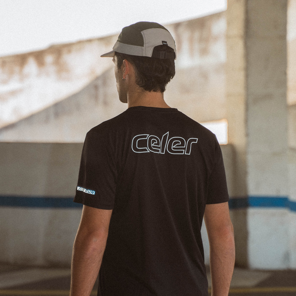 PERFORMANCE TEE