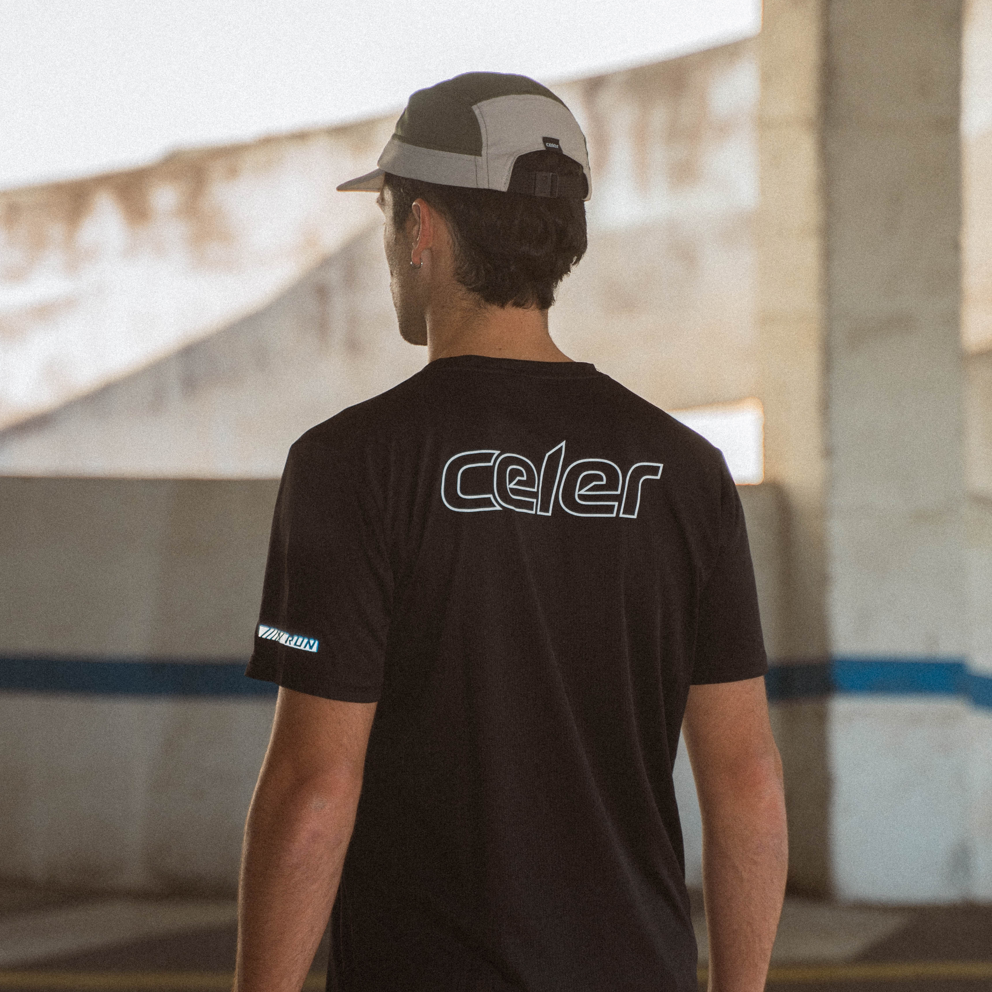 PERFORMANCE TEE