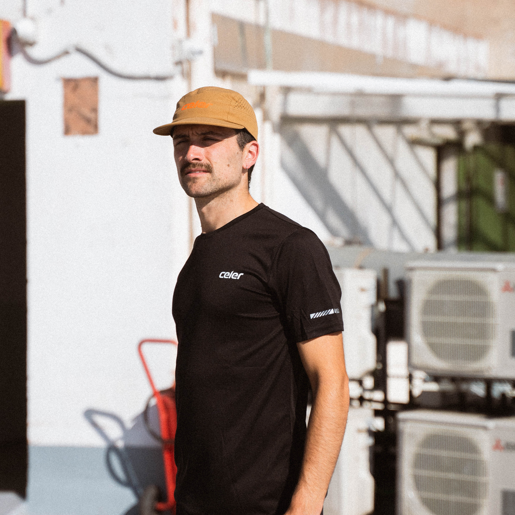 PERFORMANCE TEE